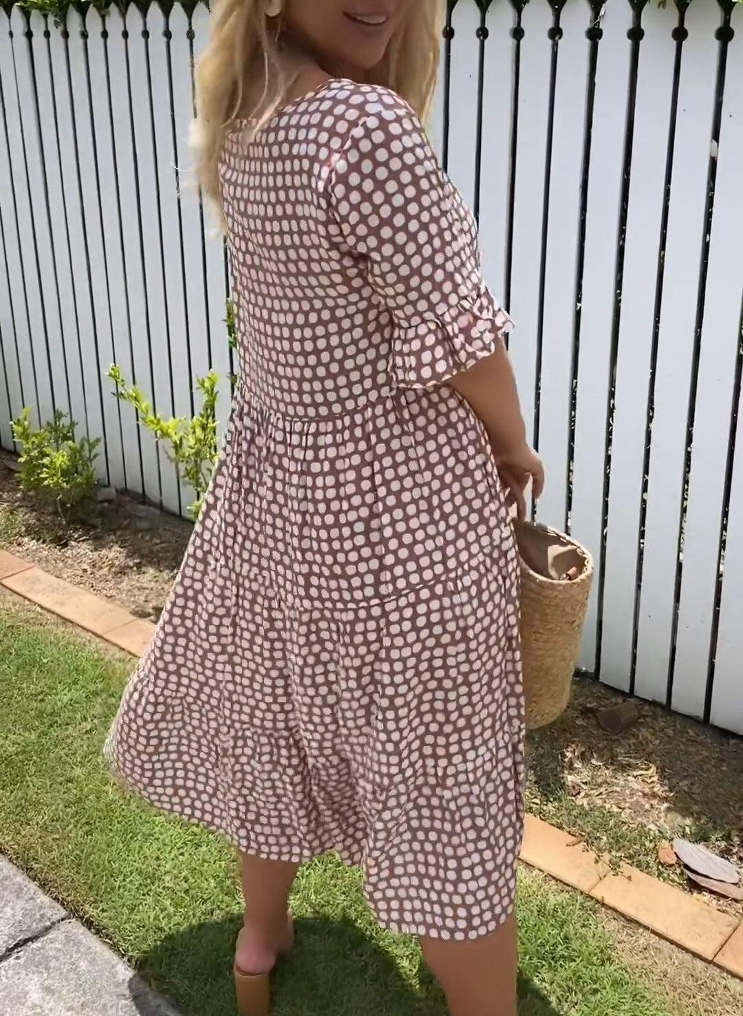 Elegant Tiered Round Neck Polka Dots Short-Sleeve Midi Dress