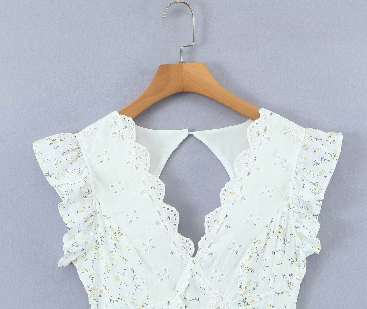 White Floral Print Scalloped V-neck Flutter Sleeves Mini Dress